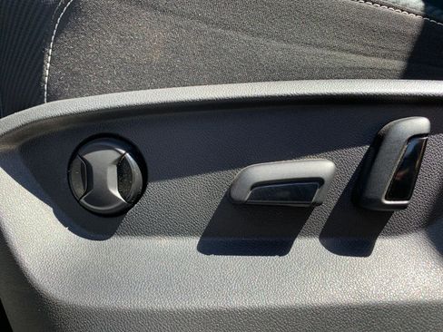 Used 2024 Volkswagen Atlas Cross Sport SE image 23