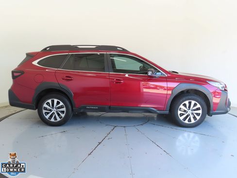 Used 2025 Subaru Outback Premium AWD/4WD image 2