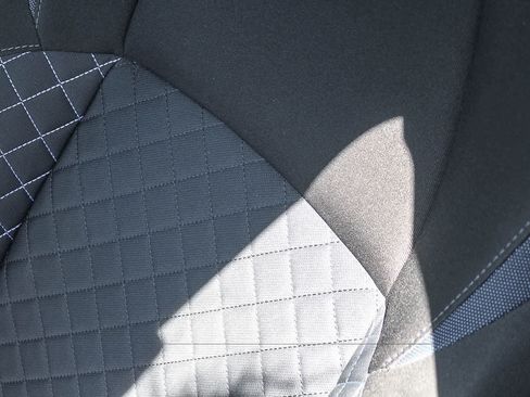 Used 2021 Toyota C-HR XLE FWD image 33