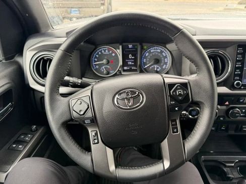 Used 2021 Toyota Tacoma TRD Off-Road w/ TRD Premium Off Road Package image 10