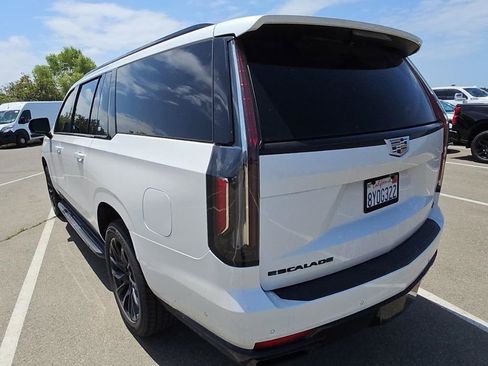 Used 2021 Cadillac Escalade ESV Sport w/ Driver Assist Tech Package AWD/4WD image 9