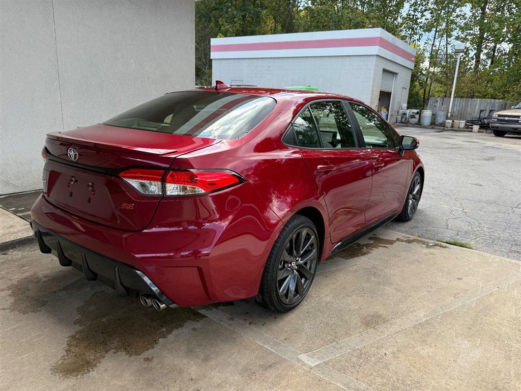Used 2023 Toyota Corolla SE w/ SE Premium Package FWD image 3