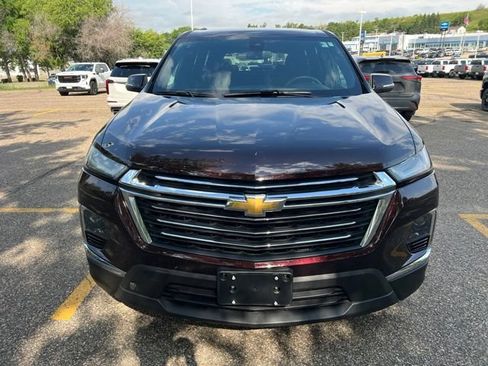 Used 2023 Chevrolet Traverse LT AWD/4WD image 2