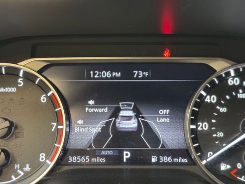 Used 2023 Nissan Rogue SV AWD/4WD image 34