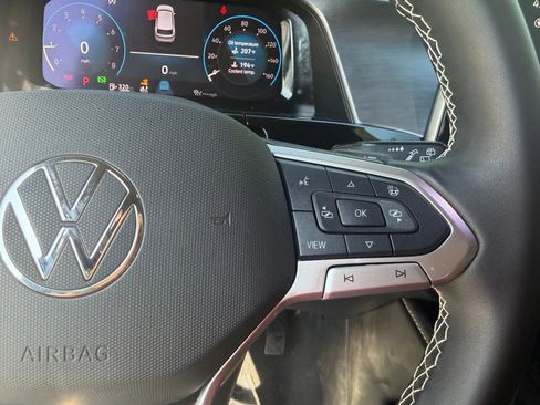 Used 2026 Volkswagen Atlas Cross Sport SE image 19