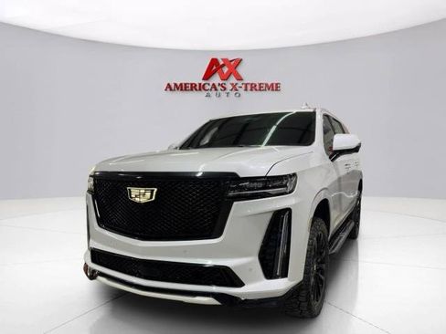 Used 2021 Cadillac Escalade Luxury RWD image 4