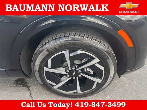 Used 2025 Chevrolet Equinox EV LT w/ Convenience Package AWD/4WD image 4