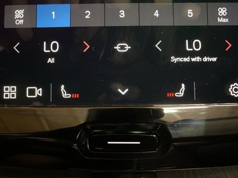 Used 2025 Volvo XC60 B5 Plus image 70