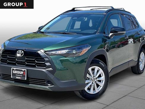 Used 2026 Toyota Corolla Cross LE image 1