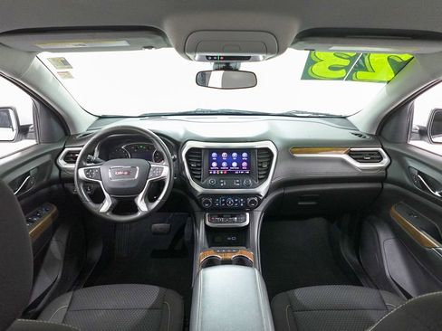 Used 2023 GMC Acadia SLE image 6