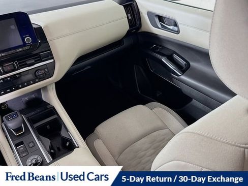 Used 2022 Nissan Pathfinder SV image 24