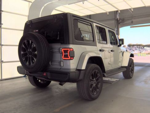 Used 2023 Jeep Wrangler Unlimited Sahara w/ Cold Weather Group AWD/4WD image 2