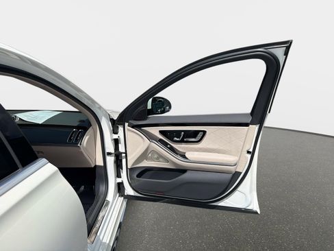 Used 2022 Mercedes-Benz S 580 S 580 image 21
