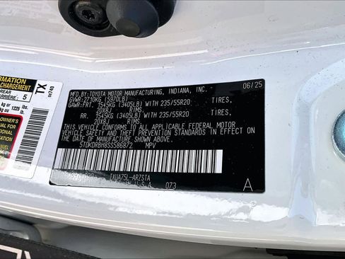 Used 2025 Toyota Highlander XSE AWD/4WD image 35