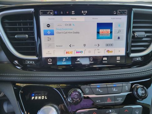 New 2026 Chrysler Pacifica Select image 17