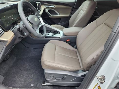 New 2025 Audi Q5 2.0T Premium Plus w/ Premium Plus image 12