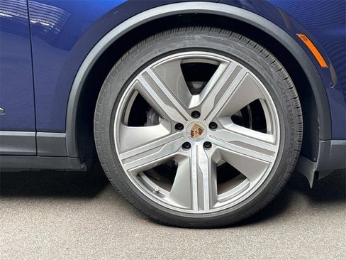 Used 2024 Porsche Macan 4 Electric image 22