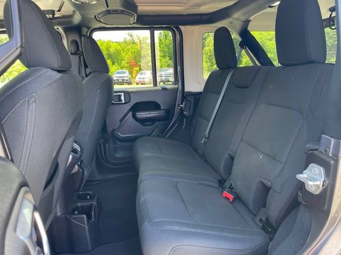Used 2022 Jeep Wrangler Unlimited Sport AWD/4WD image 8