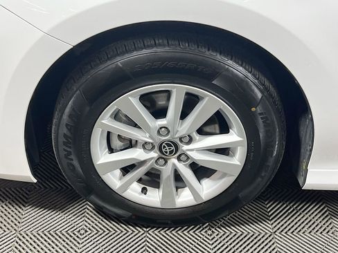 Certified 2025 Toyota Camry LE AWD/4WD image 28
