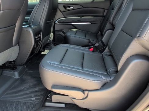 New 2026 Chevrolet Traverse LT w/ Midnight/Sport Edition FWD image 7