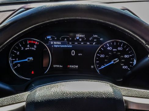 Used 2022 Ford F250 Platinum w/ FX4 Off-Road Package image 34