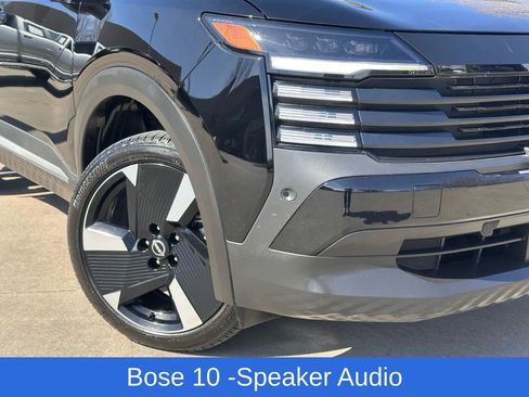 Used 2025 Nissan Kicks SR w/ SR Premium Package image 2