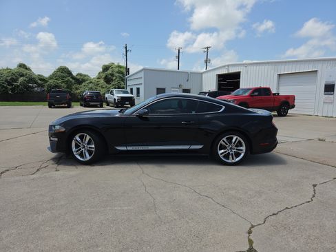 Used 2018 Ford Mustang Premium w/ Pony Package RWD image 8