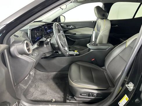 Used 2025 Chevrolet Trax ACTIV w/ Driver Confidence Package image 17