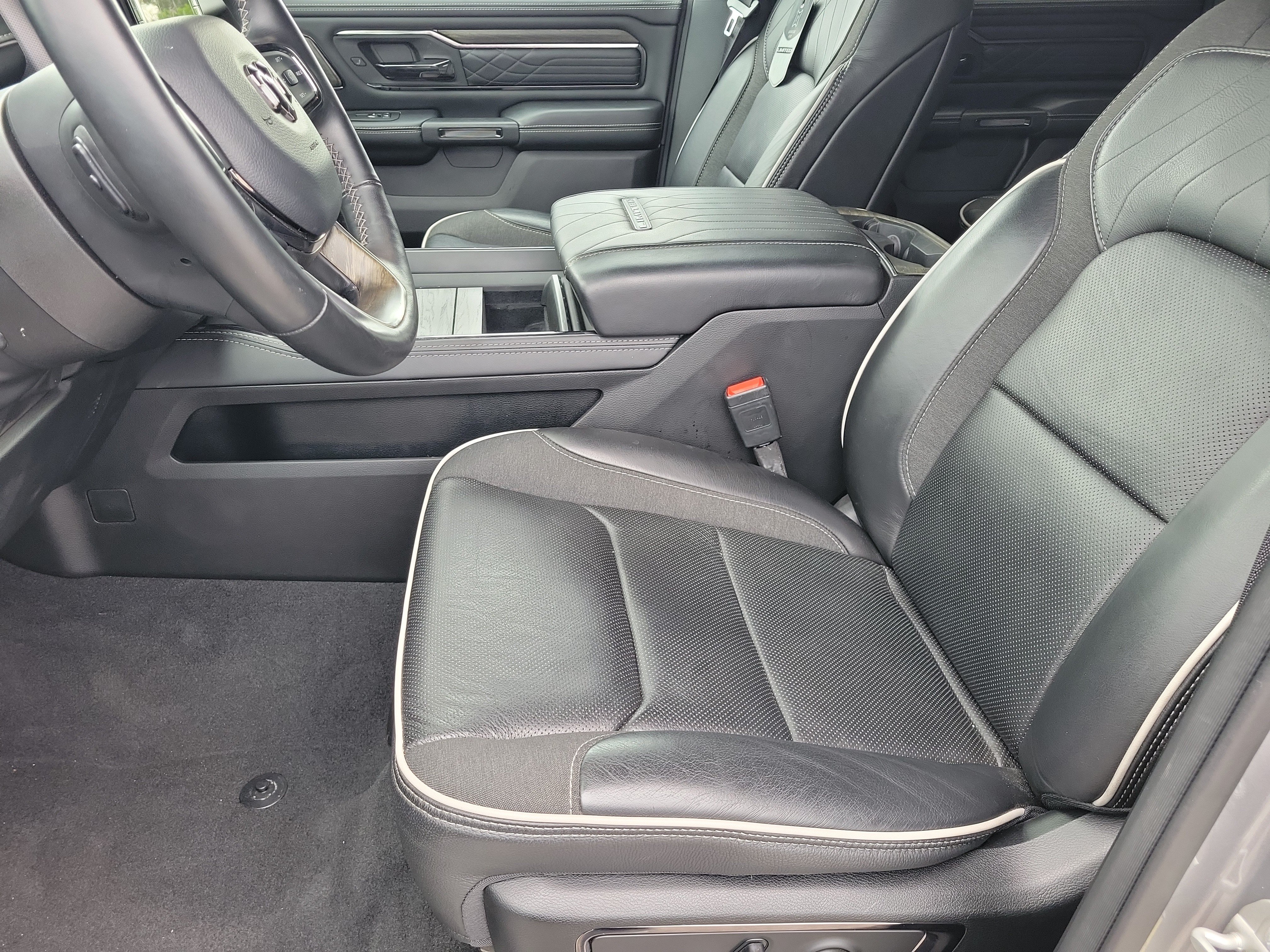 Used 2025 RAM 1500 Limited AWD/4WD image 19
