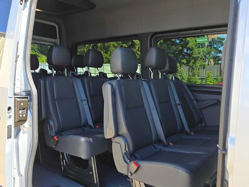 Used 2025 Mercedes-Benz Sprinter 2500 image 15