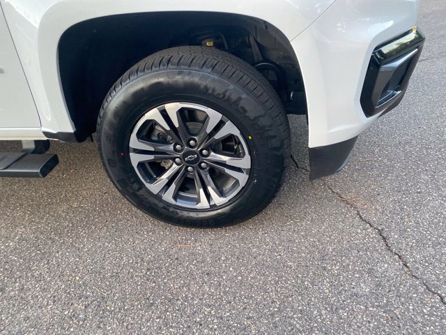 Used 2022 Chevrolet Colorado Z71 AWD/4WD image 28