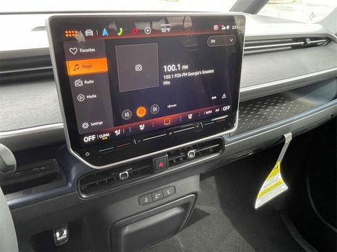 New 2025 Volkswagen ID. Buzz Pro S image 29