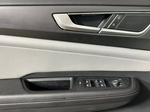 Used 2024 Volkswagen Atlas Peak Edition SE image 10