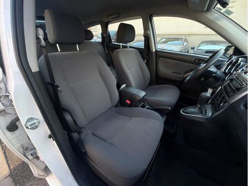 Used 2008 Toyota Matrix FWD image 4