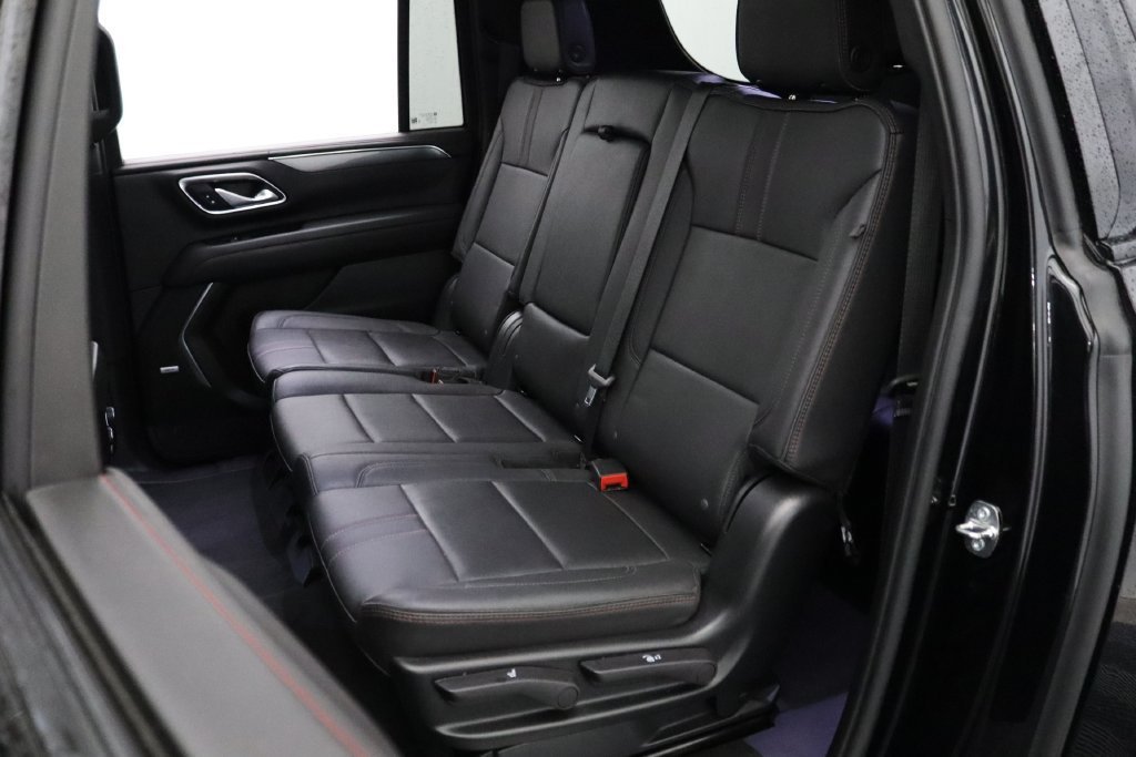 Used 2023 Chevrolet Suburban RST w/ Luxury Package AWD/4WD image 13