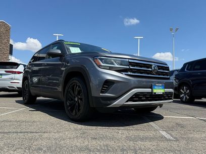 Used 2023 Volkswagen Atlas SE w/ Black Wheel Package