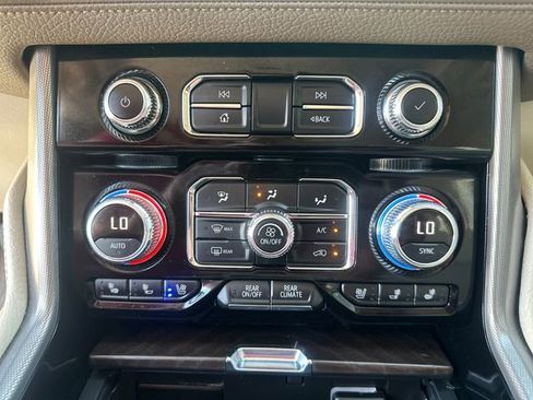 Used 2022 GMC Yukon XL Denali RWD image 19