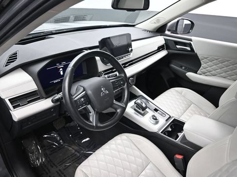 Used 2023 Mitsubishi Outlander SEL AWD/4WD image 21