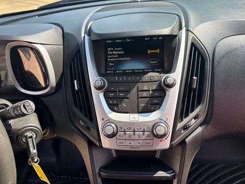 Used 2017 Chevrolet Equinox LS FWD image 15