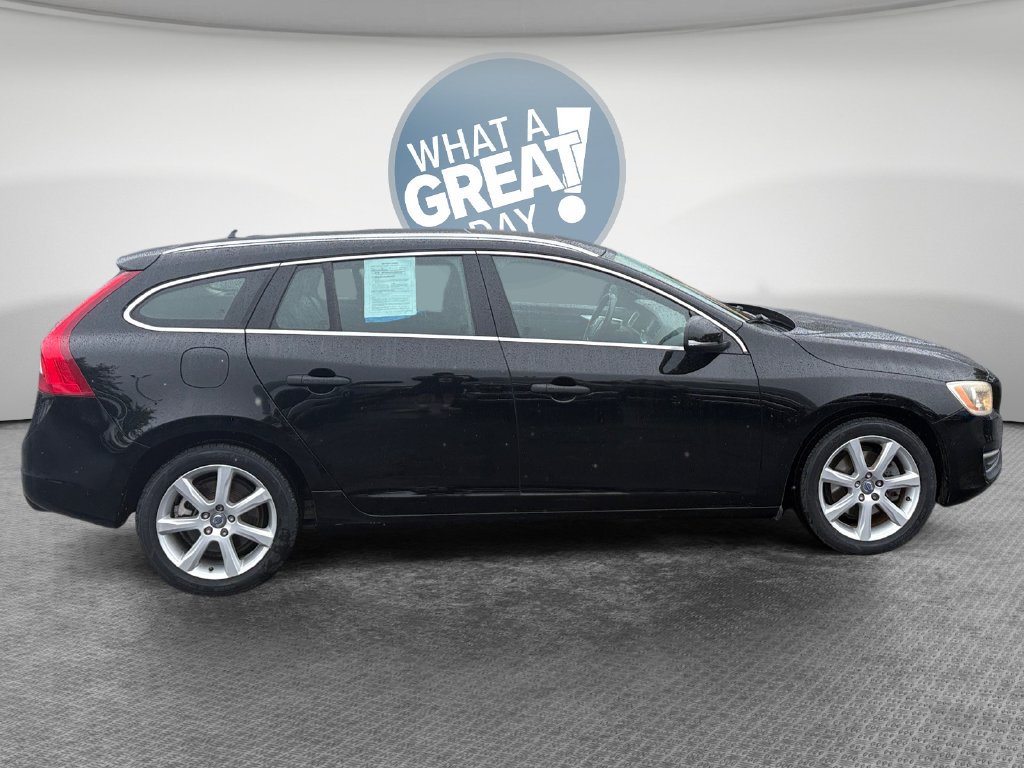 Used 2017 Volvo V60 T5 Premier w/ Convenience Package FWD image 2