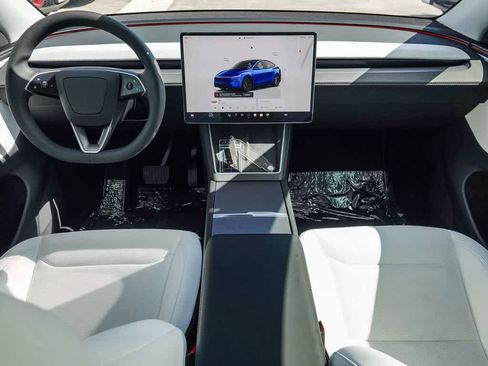 Used 2026 Tesla Model Y 2WD image 11