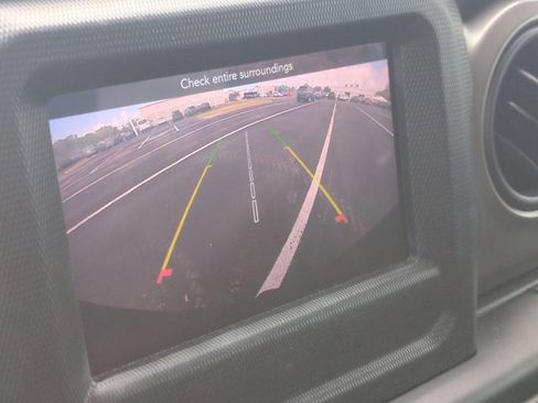 Used 2020 Jeep Wrangler Sport image 12