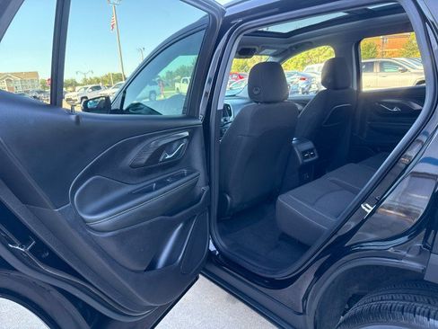 Used 2024 GMC Terrain SLE w/ Driver Convenience Package AWD/4WD image 24