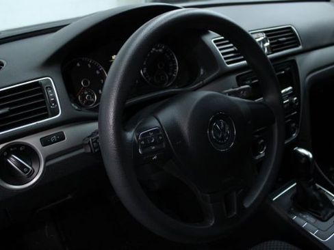 Used 2014 Volkswagen Passat 1.8T S image 9