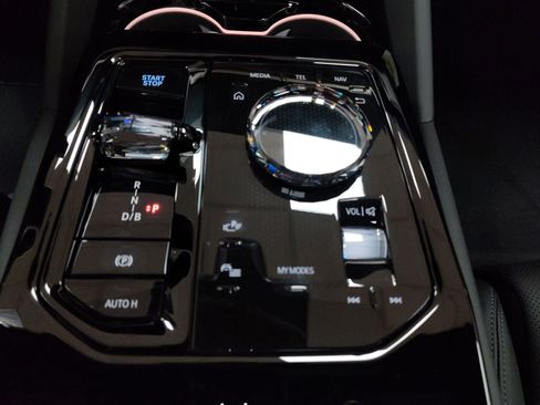 New 2026 BMW i5 eDrive40 w/ M Sport Package image 17