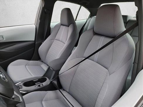 Used 2026 Toyota Corolla SE FWD image 13