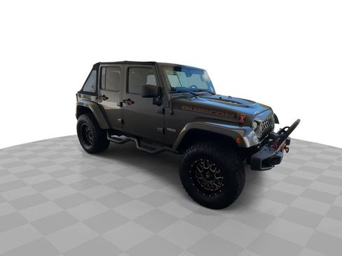 Used 2017 Jeep Wrangler Unlimited Rubicon AWD/4WD image 2