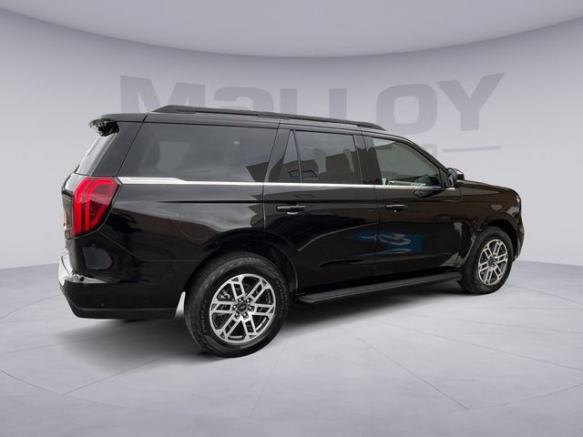 Certified 2025 Ford Expedition Active AWD/4WD image 5