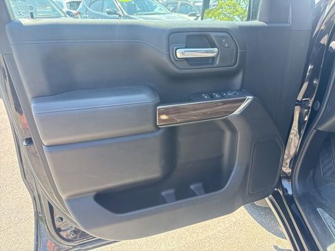 Used 2022 Chevrolet Silverado 1500 LT AWD/4WD image 17