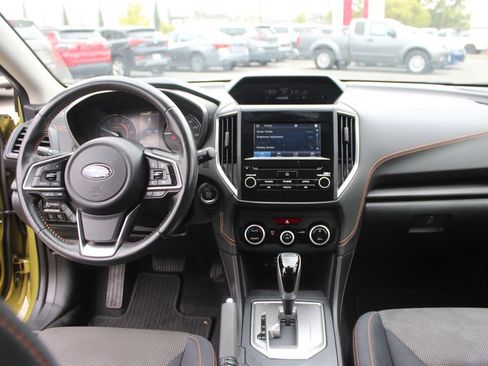 Used 2021 Subaru Crosstrek 2.0i Premium w/ Moonroof Package AWD/4WD image 18